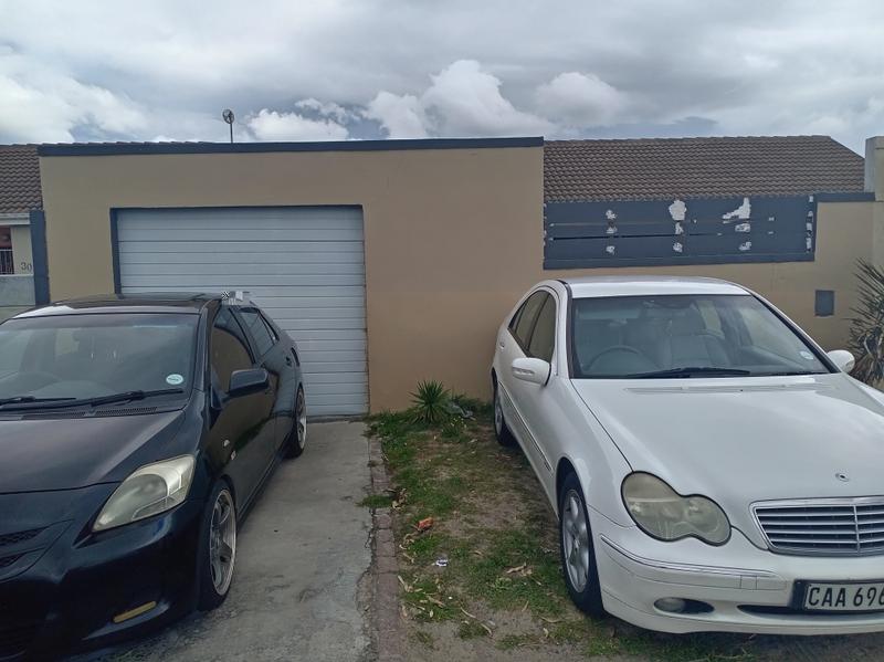 3 Bedroom Property for Sale in Pelikan Park Western Cape